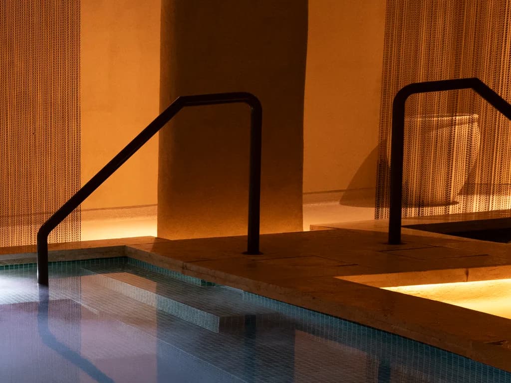 38° The Bathhouse