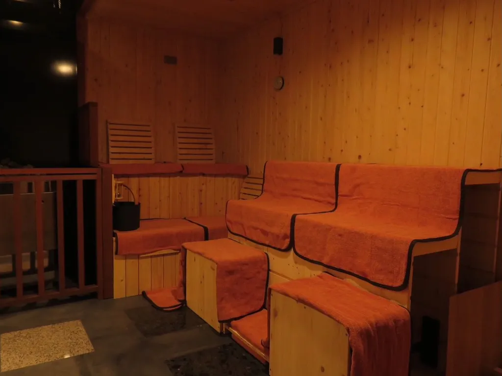 Ban Sauna Ginza East