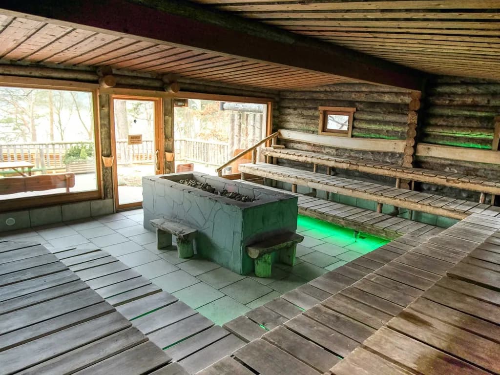 Sole Felsen Welt - Bad, Sauna & Hotel